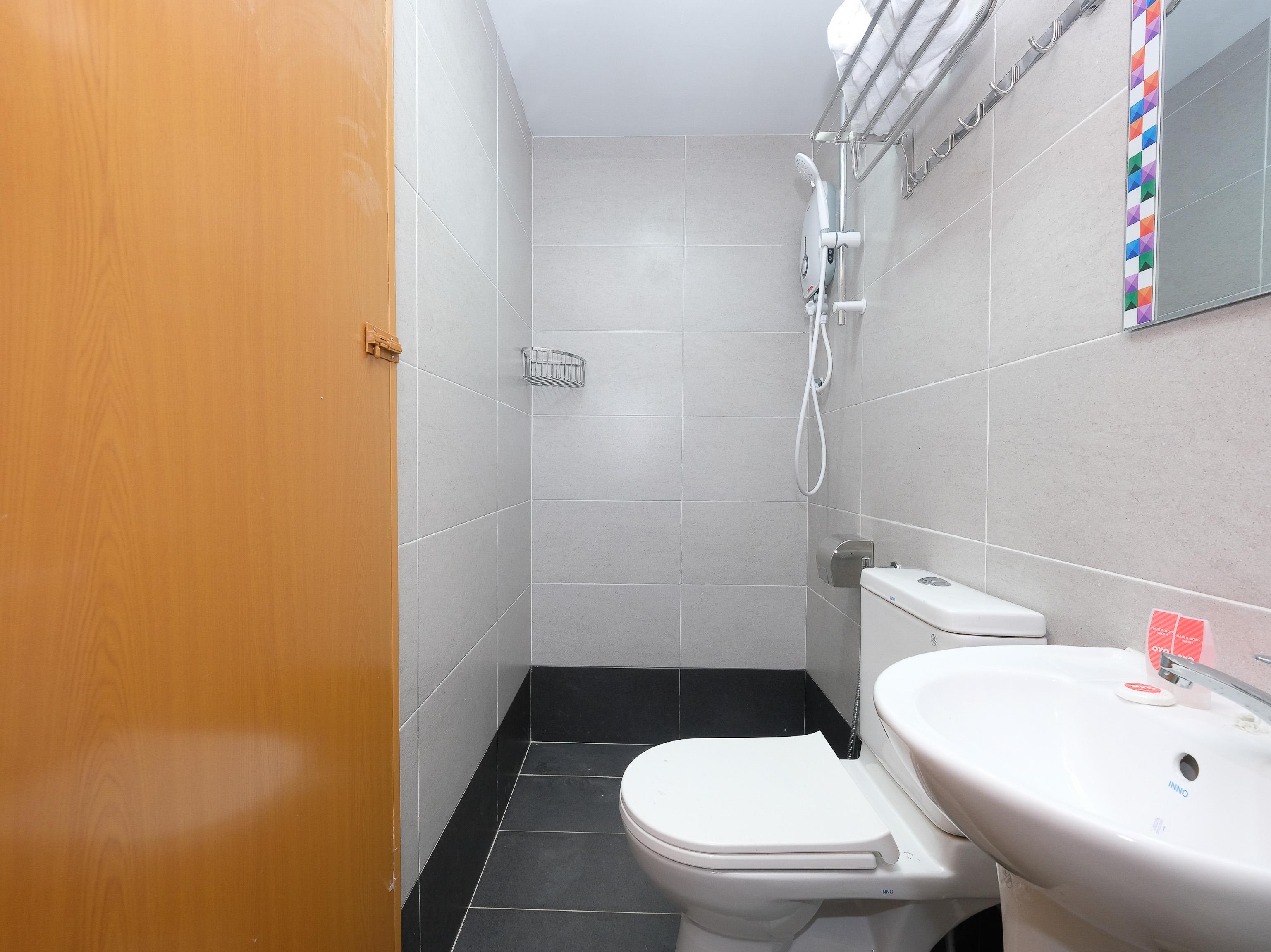 Oyo 44043 First Garden Hotel Kuantan Ngoại thất bức ảnh