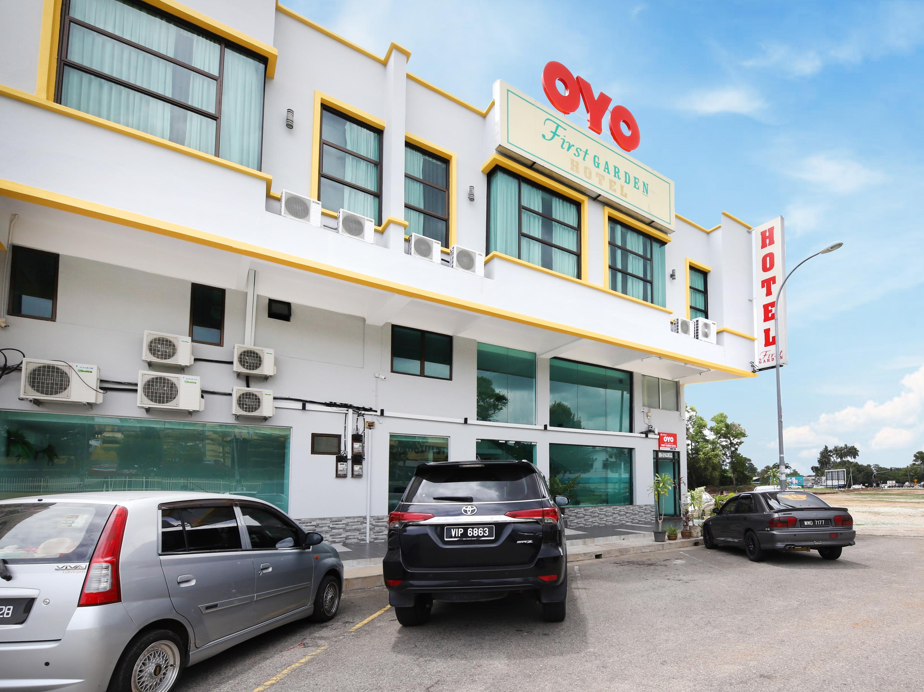 Oyo 44043 First Garden Hotel Kuantan Ngoại thất bức ảnh