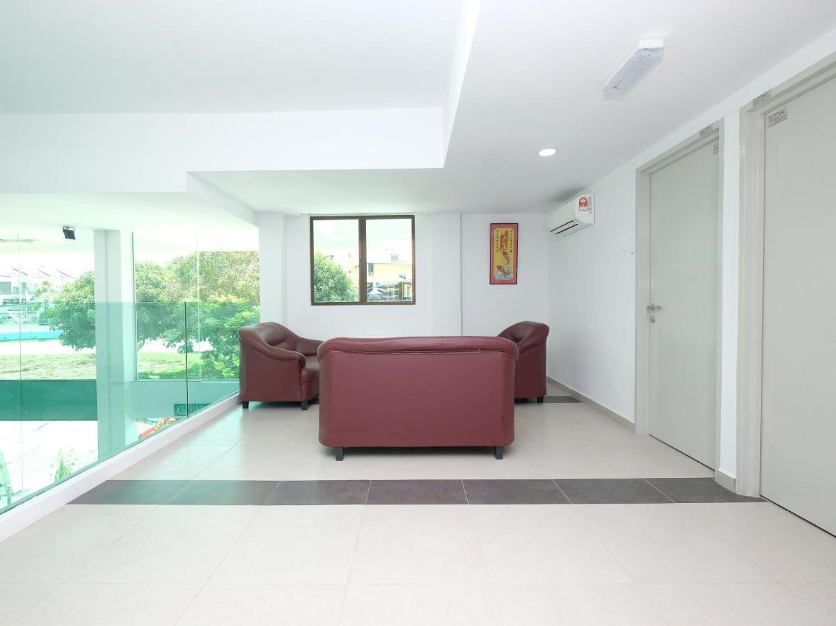 Oyo 44043 First Garden Hotel Kuantan Ngoại thất bức ảnh