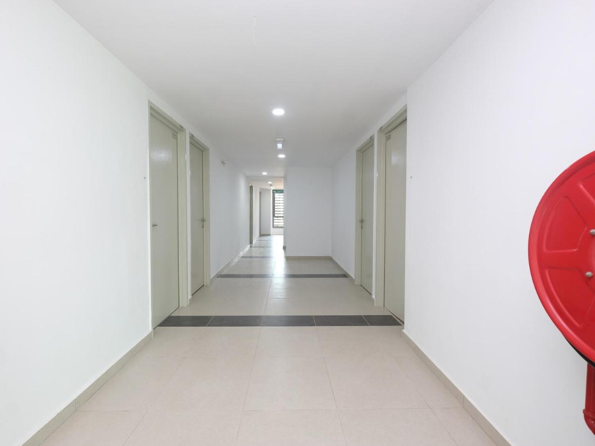 Oyo 44043 First Garden Hotel Kuantan Ngoại thất bức ảnh
